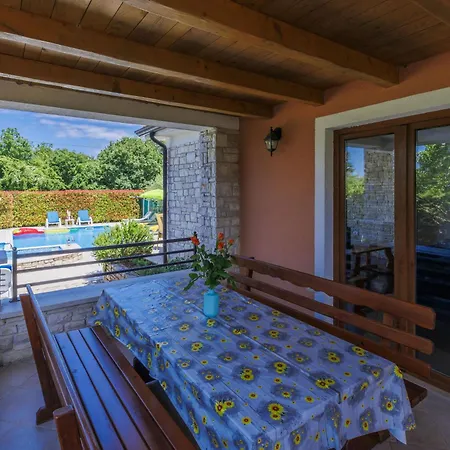 Holiday Home Villa Anamaria By Interhome Plovanija