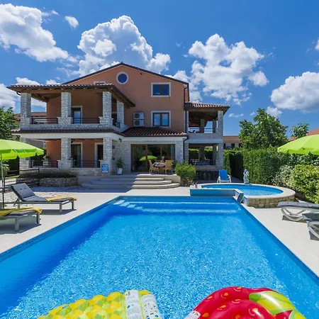 Holiday Home Villa Anamaria By Interhome Holiday home Plovanija