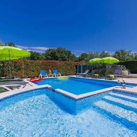 Holiday home Holiday Home Villa Anamaria By Interhome *
